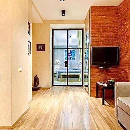Very Center Of The Old City-Stylish Apartment 트빌리시 외부 사진