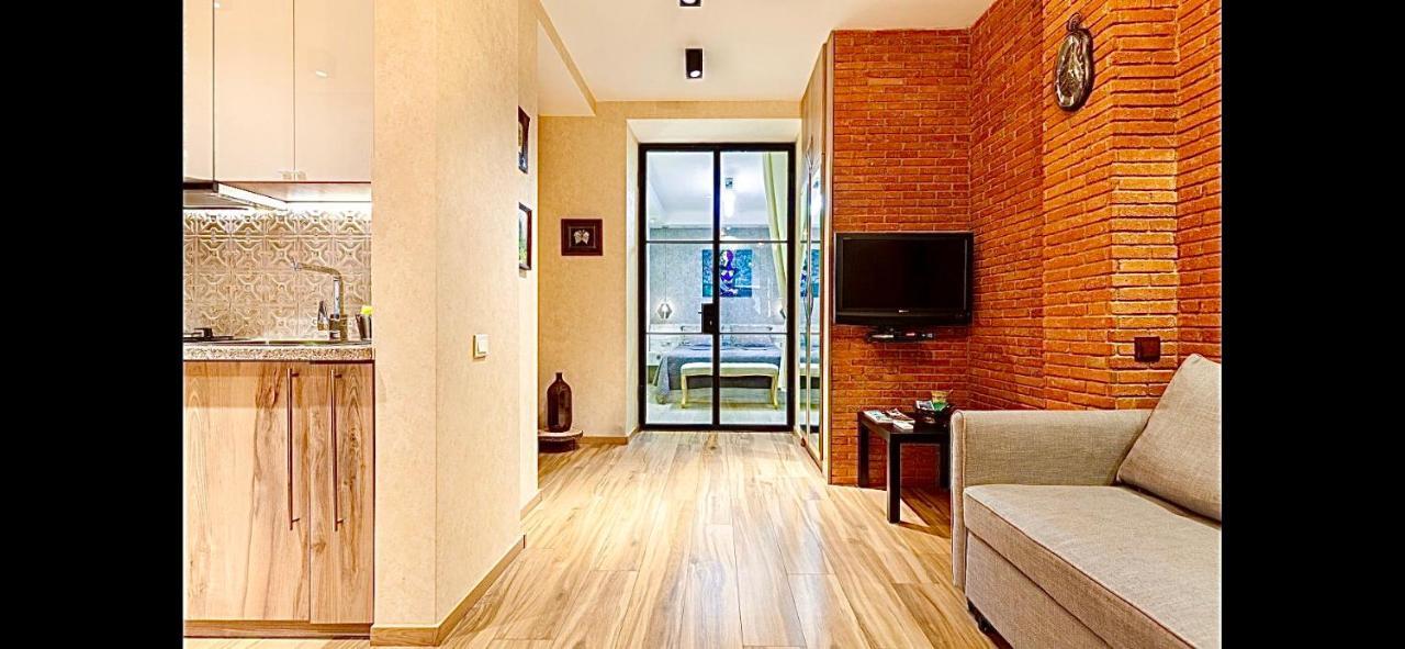 Very Center Of The Old City-Stylish Apartment 트빌리시 외부 사진