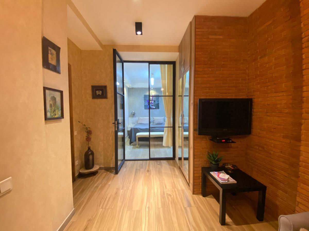 Very Center Of The Old City-Stylish Apartment 트빌리시 외부 사진
