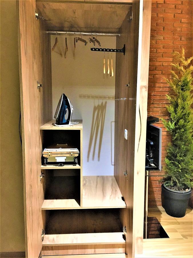 Very Center Of The Old City-Stylish Apartment 트빌리시 외부 사진